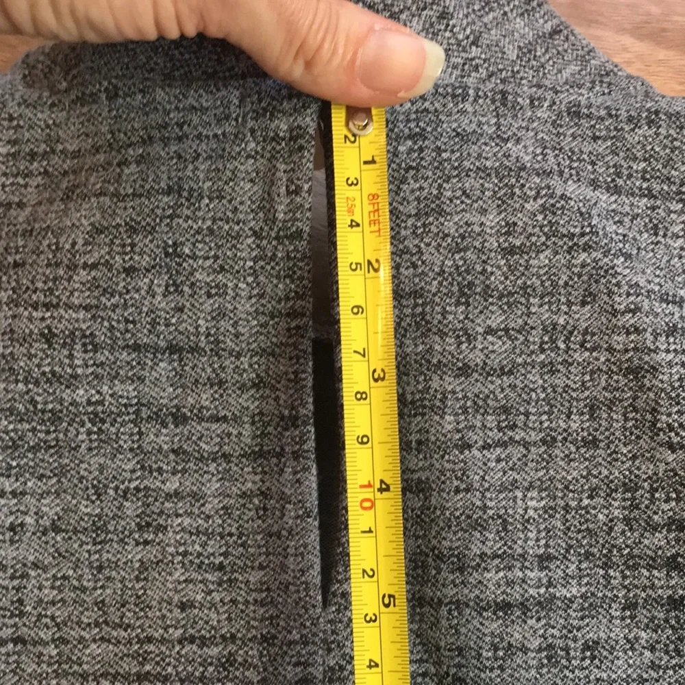 EUC Banana republic sleeveless shirt - Picture 14 of 14